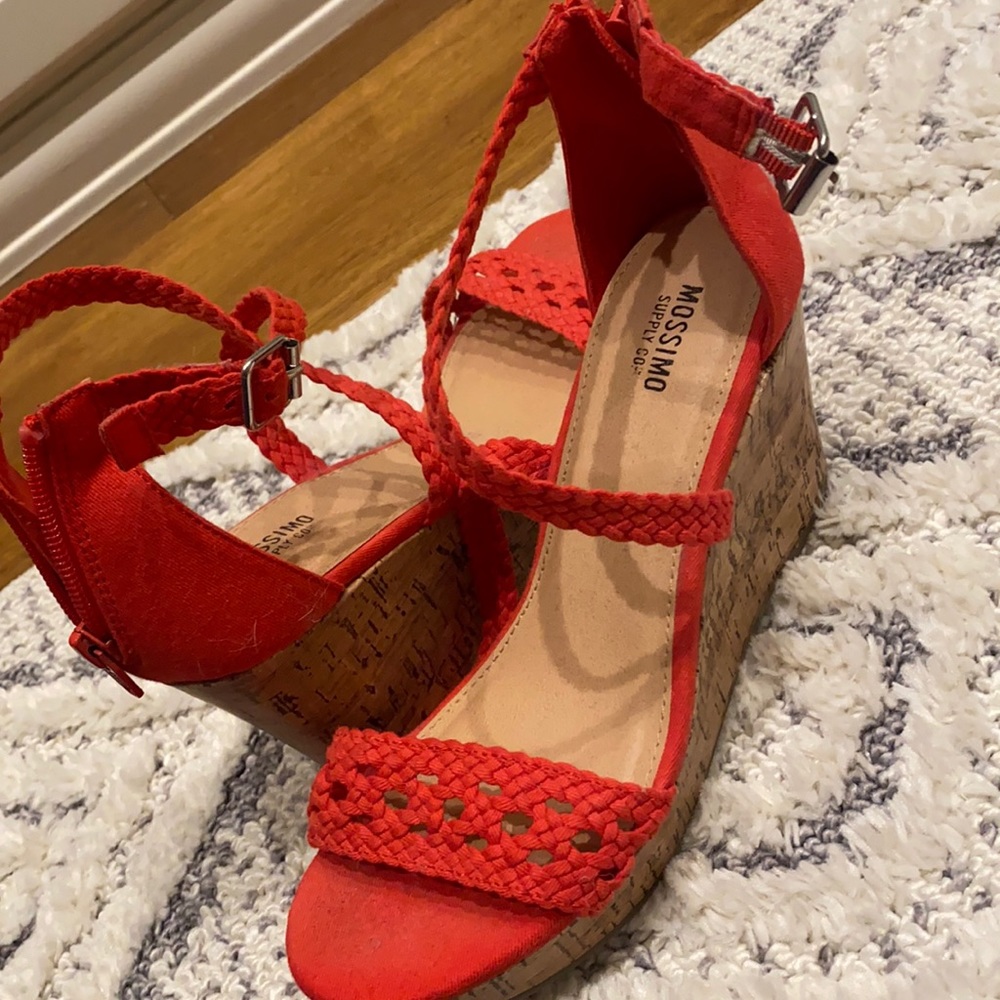 Knit wedge